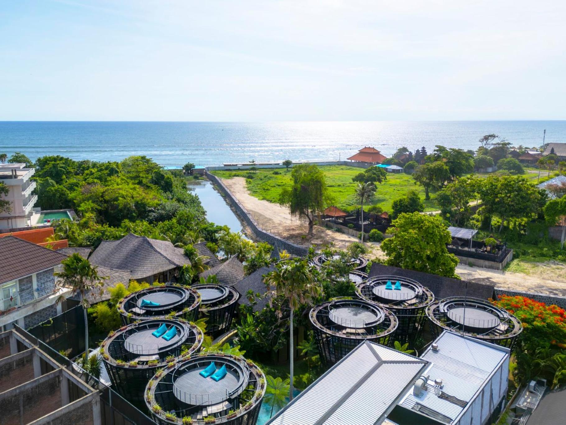 & By Ini Vie Hospitality 5* Canggu
