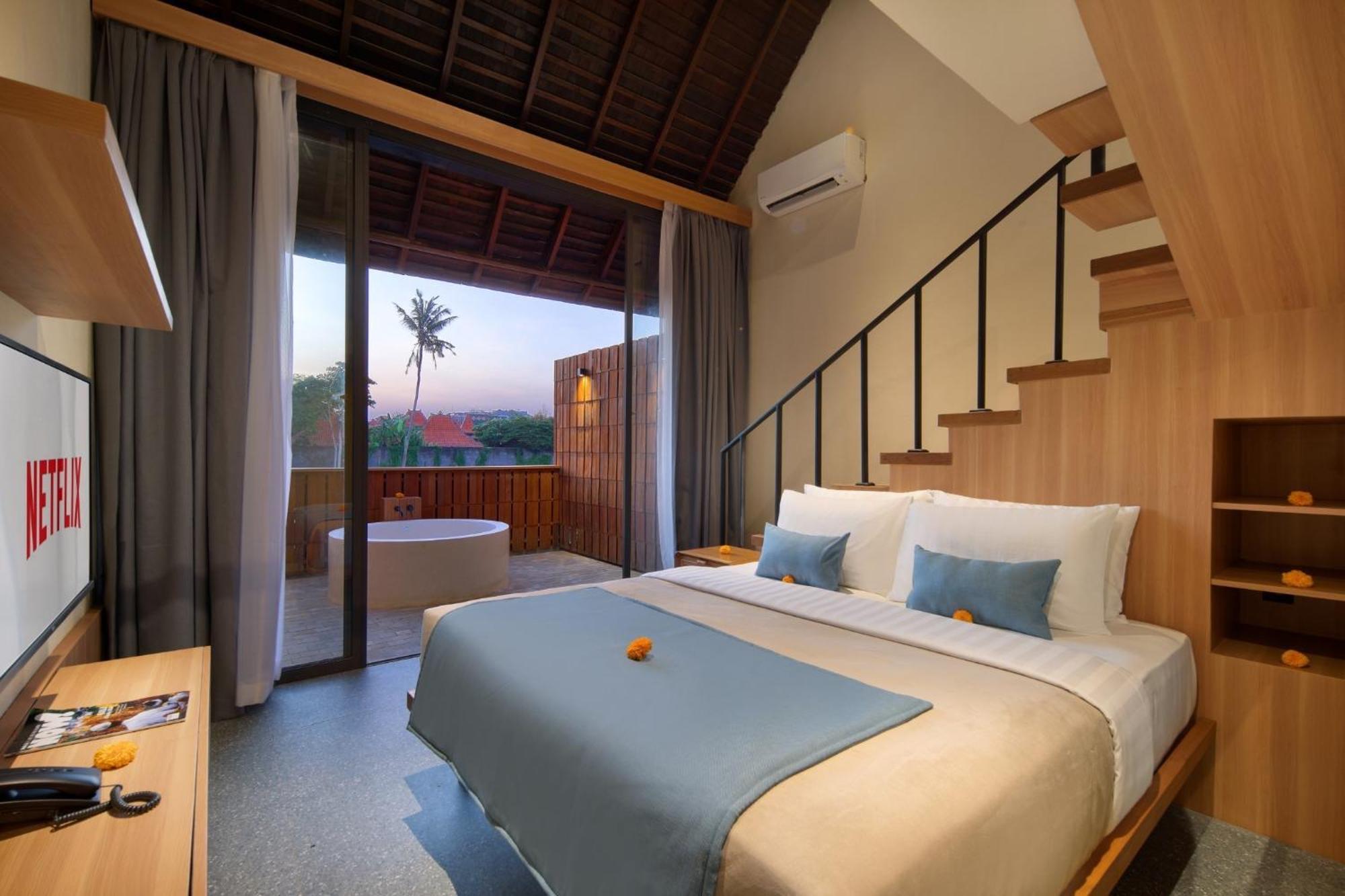 & By Ini Vie Hospitality 5* Canggu