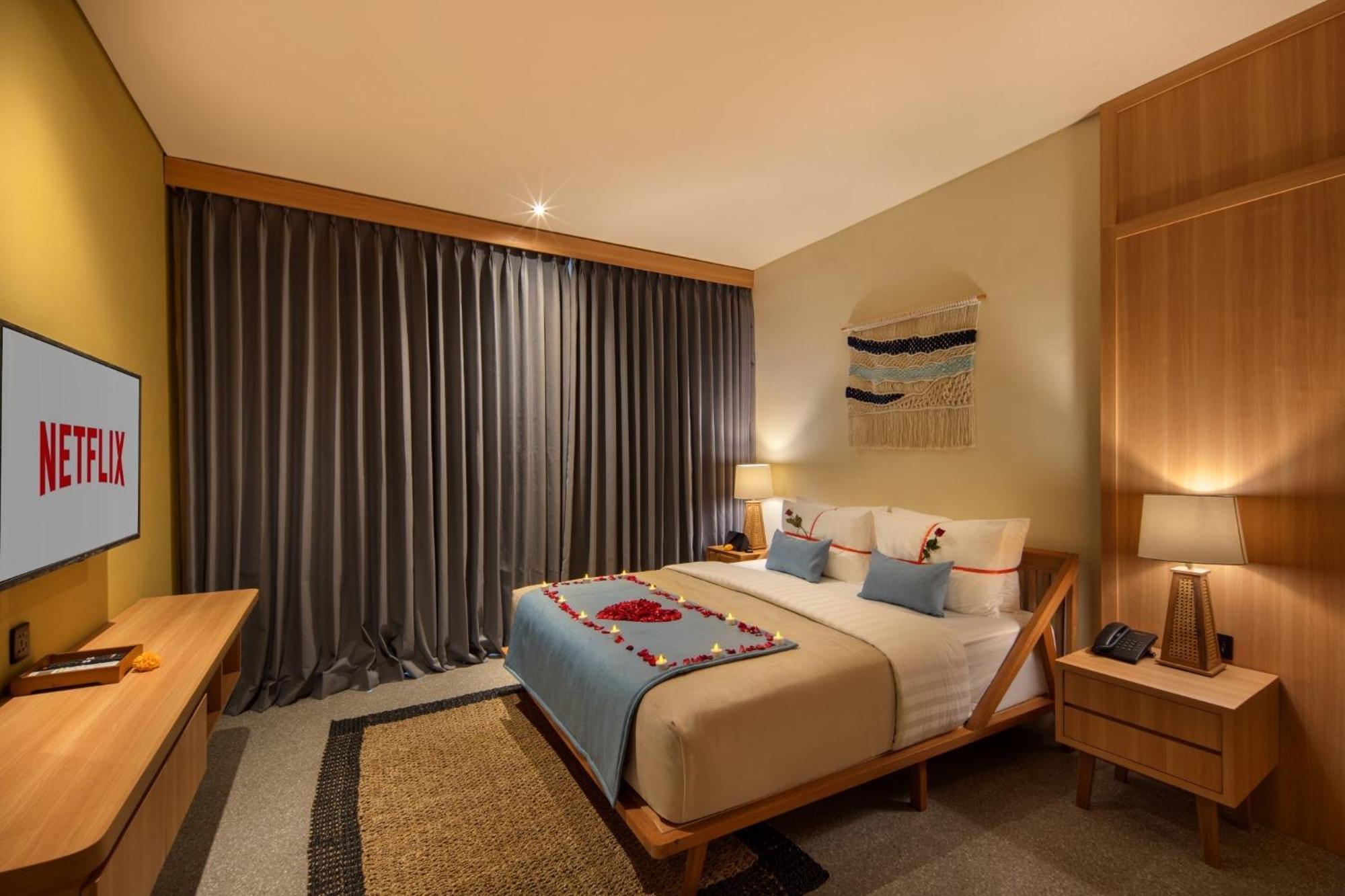 & By Ini Vie Hospitality सहारा 5*